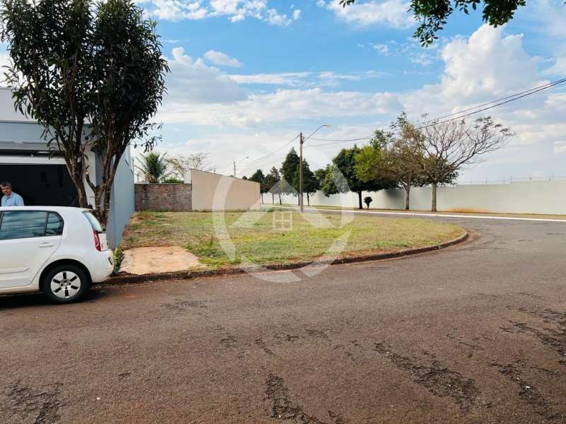 Terreno à Venda no bairro Condomínio Flamboyant em Jaú imagem 0