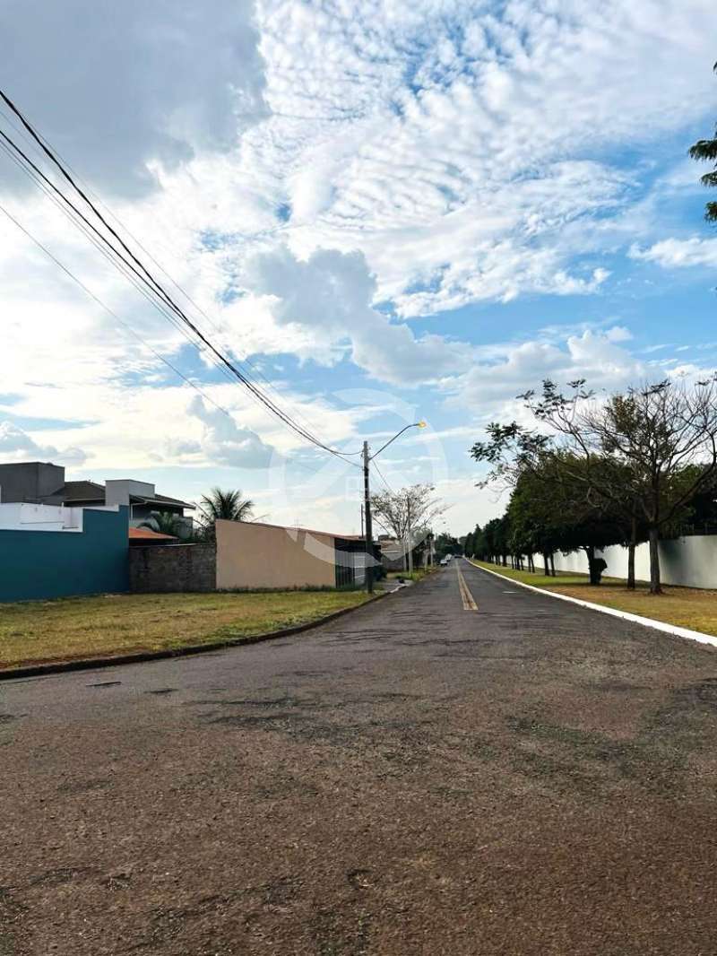 Terreno à Venda no bairro Condomínio Flamboyant em Jaú imagem 2