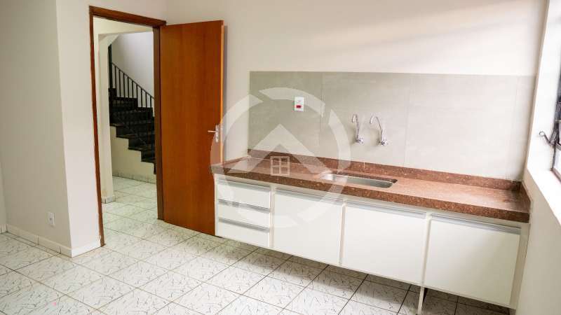 casa / comercial à Aluguel no bairro Vila Santa Terezinha em Jaú imagem 6